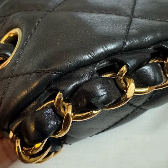 Black calfskin leather Chanel shoulder bag, gold hardware all round series 15 - Picture 12 of 15